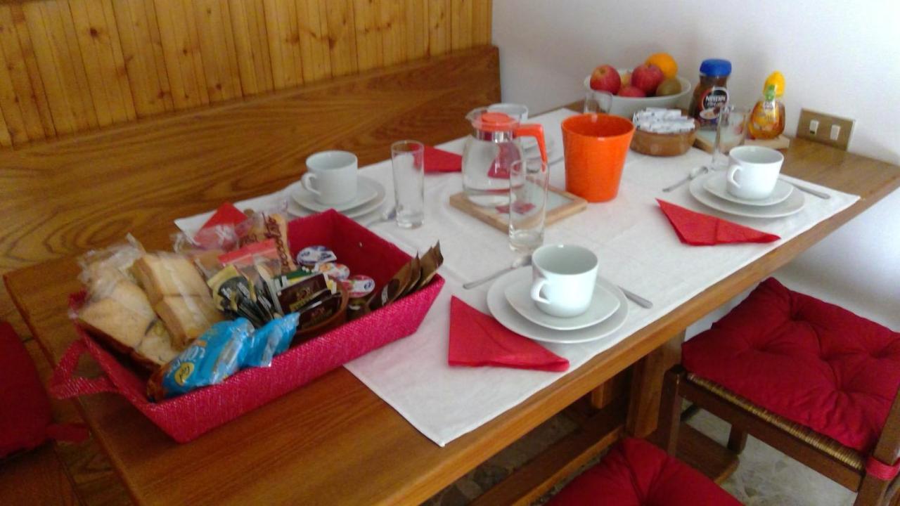 B&B Magenta Ngoại thất bức ảnh